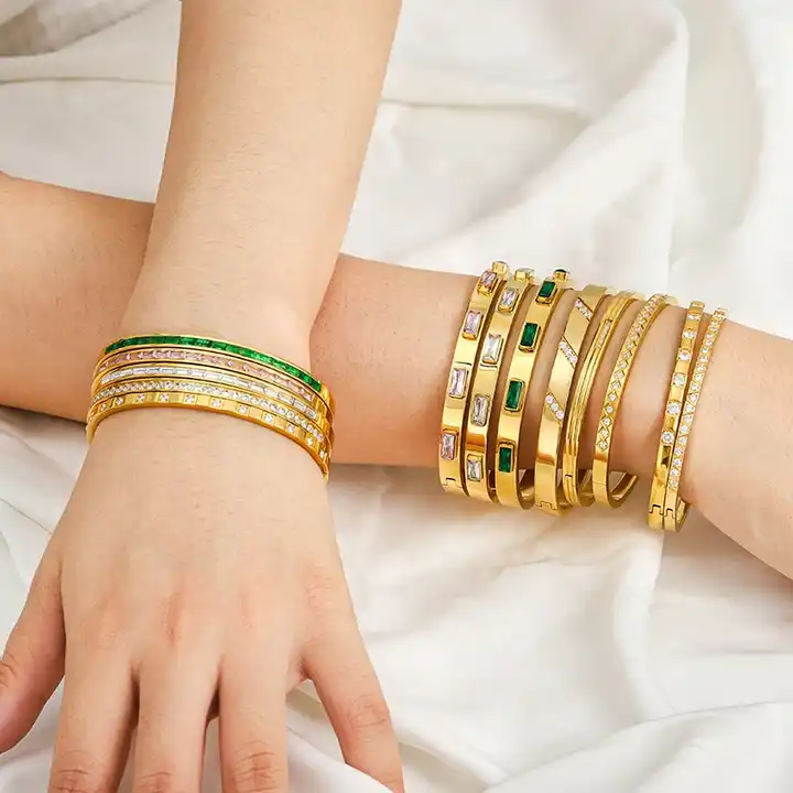 DALIA || Protruding Rectangle spaced diamond bangle