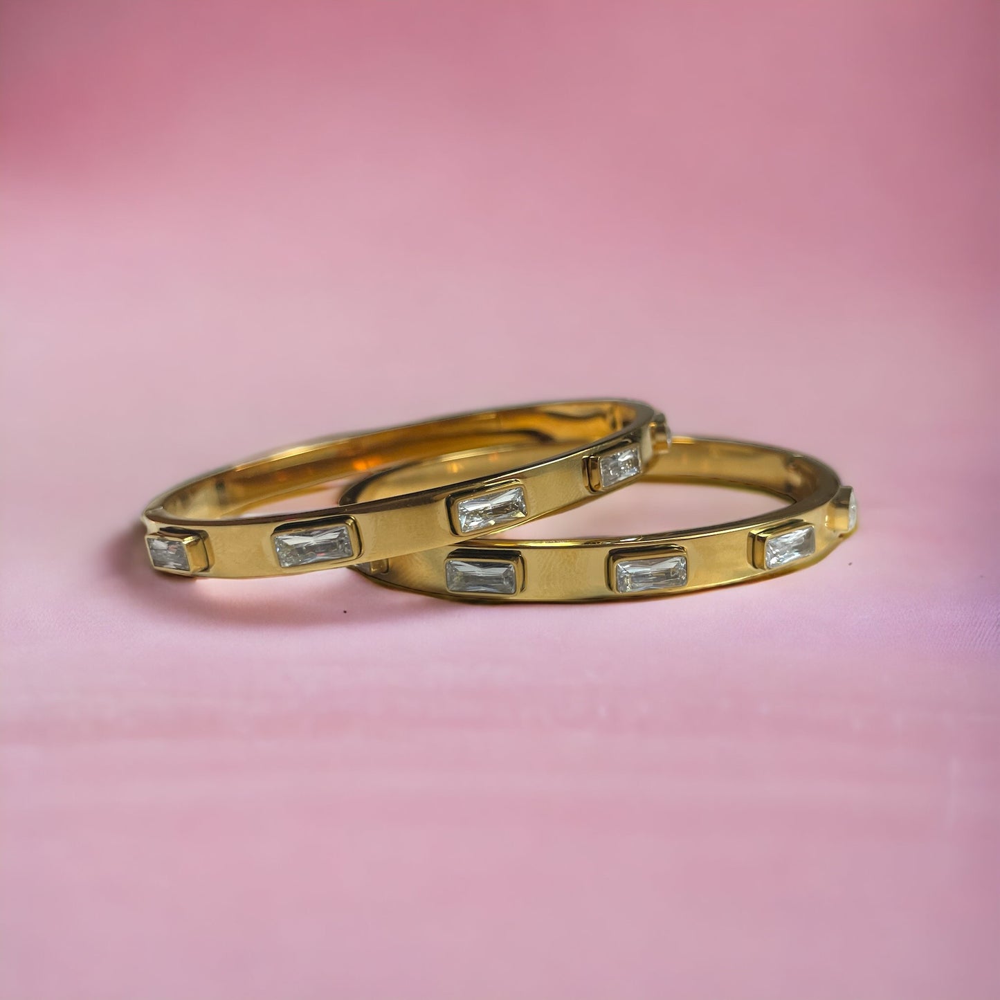 DALIA || Protruding Rectangle spaced diamond bangle