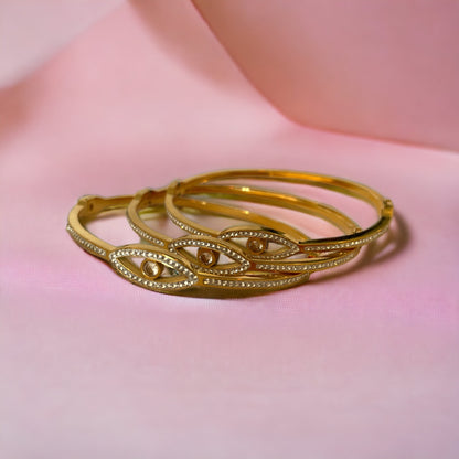 DAINTY || Evil Eye 18k Gold Diamond Bangle