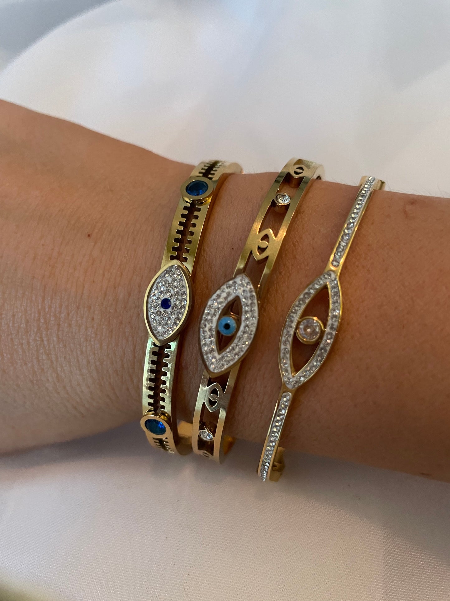 DAINTY || Evil Eye 18k Gold Diamond Bangle